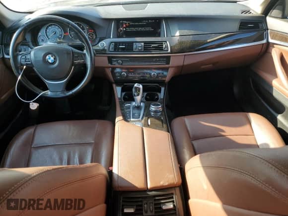 2015 BMW 5 Series 535d xDrive z VIN WBAFV3C58FD686436, wystawiony jako Copart lot #65729355 z przebiegiem 222 632 mil mil oraz Czysty tytuł • Clean title. Historia ofert i sprzedaży dostępna na DreamBid. Obrazek 8.