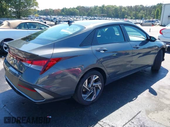 2025 Hyundai Elantra SEL Sport with VIN KMHLM4DG4SU932449, listed as a IAAI auction lot 43136852 with 6,275 mi miles and . Bid and sale history available at DreamBid. Image 4.