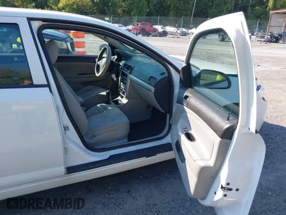 2010 Chevrolet Cobalt 2LT с VIN 1G1AF5F52A7198424, выставлен на аукционе IAAI как лот 43129818 с пробегом 215 176 миль миль и . История ставок и продаж доступна на DreamBid. Изображение 5.