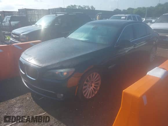 2012 BMW 7 Series 750Li с VIN WBAKB8C55CC962853, выставлен на аукционе IAAI как лот 42705832 с пробегом 154 689 миль миль и . История ставок и продаж доступна на DreamBid. Изображение 2.