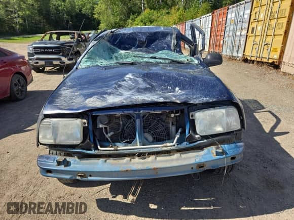 2004 Chevrolet Tracker ZR2 с VIN 2CNBJ734146911587, выставлен на аукционе Copart как лот 66702805 с пробегом Не указан миль и На запчасти • Non repairable. История ставок и продаж доступна на DreamBid. Изображение 5.