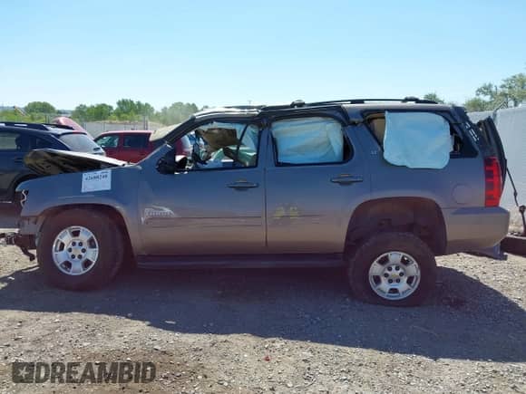 2013 Chevrolet Tahoe LT с VIN 1GNSKBE04DR333995, выставлен на аукционе IAAI как лот 42688248 с пробегом 202 577 миль миль и . История ставок и продаж доступна на DreamBid. Изображение 15.
