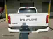 2025 Ram 1500 Big Horn z VIN 1C6RREFG0SN608564, wystawiony jako Copart lot #68022885 z przebiegiem 16 489 mil mil oraz Szkoda całkowita • Salvage title. Historia ofert i sprzedaży dostępna na DreamBid. Obrazek 6.