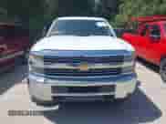 2015 Chevrolet Silverado 2500HD Work Truck z VIN 1GC2KUEG9FZ125440, wystawiony jako IAAI lot #42781134 z przebiegiem 161 274 mil mil oraz . Historia ofert i sprzedaży dostępna na DreamBid. Obrazek 12.