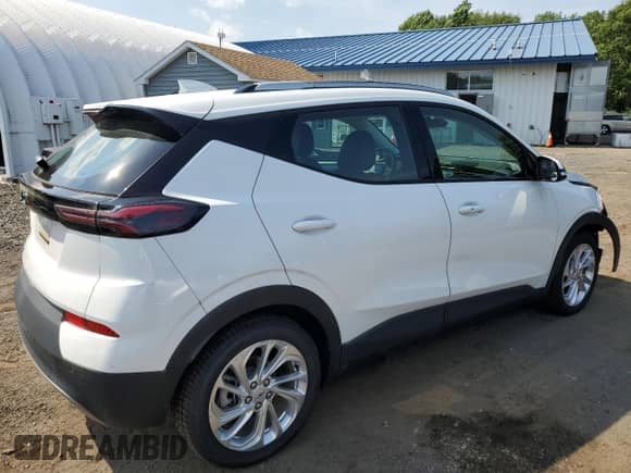 2023 Chevrolet Bolt EUV LT with VIN 1G1FY6S06P4136597, listed as a Copart auction lot 65970315 with 6,133 mi miles and Salvage title. Bid and sale history available at DreamBid. Image 3.