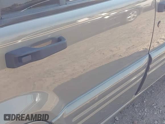 1997 Jeep Grand Cherokee Limited с VIN 1J4GZ78Y6VC633528, выставлен на аукционе IAAI как лот 43235275 с пробегом 208 403 миль миль и . История ставок и продаж доступна на DreamBid. Изображение 6.