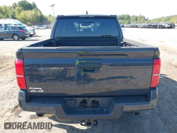 2024 Toyota Tacoma TRD Off Road с VIN 3TMLB5JN2RM081933, выставлен на аукционе IAAI как лот 43173729 с пробегом 10 704 миль миль и . История ставок и продаж доступна на DreamBid. Изображение 16.