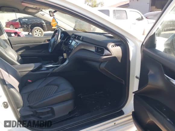 2019 Toyota Camry SE z VIN 4T1B11HK1KU770829, wystawiony jako IAAI lot #43325198 z przebiegiem 101 380 mil mil oraz . Historia ofert i sprzedaży dostępna na DreamBid. Obrazek 5.