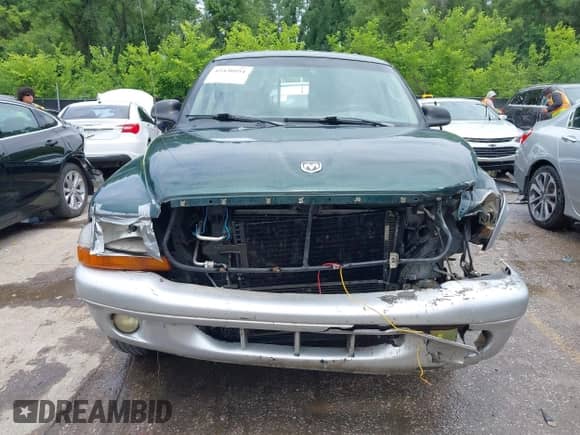 2002 Dodge Dakota SLT with VIN 1B7HL48N72S640361, listed as a IAAI auction lot 42430951 with 197,267 mi miles and . Bid and sale history available at DreamBid. Image 13.