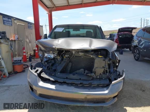 2018 Ram 1500 Express z VIN 1C6RR6KT3JS305402, wystawiony jako IAAI lot #42123190 z przebiegiem 52 898 mil mil oraz . Historia ofert i sprzedaży dostępna na DreamBid. Obrazek 6.