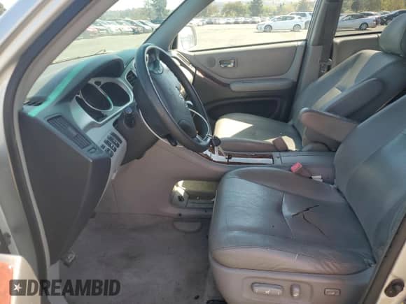 2004 Toyota Highlander с VIN JTEEP21A740022597, выставлен на аукционе Copart как лот 84035445 с пробегом 304 301 миль миль и Списание • Salvage title. История ставок и продаж доступна на DreamBid. Изображение 7.