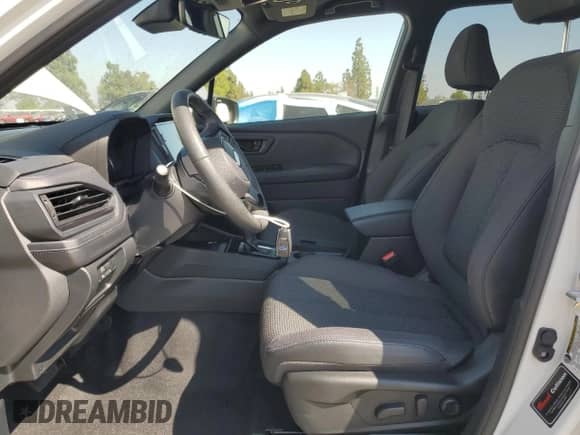 2025 Subaru Forester Premium z VIN JF2SLDBC2SH445442, wystawiony jako Copart lot #65730455 z przebiegiem 6 829 mil mil oraz Szkoda całkowita • Salvage title. Historia ofert i sprzedaży dostępna na DreamBid. Obrazek 7.