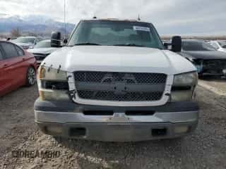 2003 Chevrolet Silverado 1500HD LT z VIN 1GCGK13UX3F232622, wystawiony jako Copart lot #44252995 z przebiegiem 480 214 mil mil oraz Czysty tytuł • Clean title. Historia ofert i sprzedaży dostępna na DreamBid. Obrazek 5.