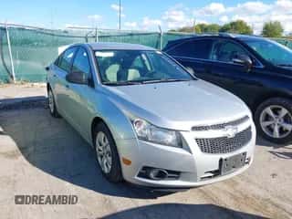 2013 Chevrolet Cruze LS с VIN 1G1PA5SHXD7238584, выставлен на аукционе IAAI как лот 43388858 с пробегом 315 012 миль миль и . История ставок и продаж доступна на DreamBid. Изображение 1.