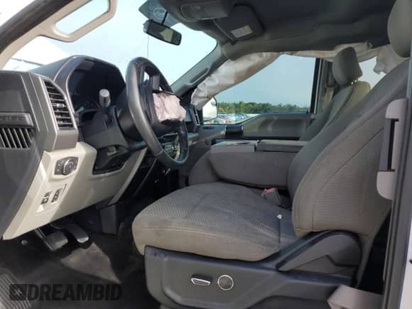 2018 Ford F-150 XLT z VIN 1FTFX1C51JKF08289, wystawiony jako Copart lot #80855715 z przebiegiem 141 372 mil mil oraz Czysty tytuł • Clean title. Historia ofert i sprzedaży dostępna na DreamBid. Obrazek 7.