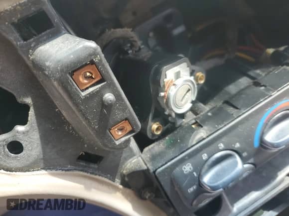 2002 Chevrolet Malibu с VIN 1G1ND52J92M515421, выставлен на аукционе Copart как лот 64096865 с пробегом Не указан миль и Списание • Salvage title. История ставок и продаж доступна на DreamBid. Изображение 12.