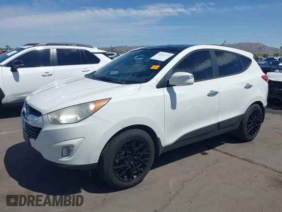 2012 Hyundai Tucson GLS с VIN KM8JU3AC2CU388098, выставлен на аукционе IAAI как лот 42163712 с пробегом 124 071 миль миль и . История ставок и продаж доступна на DreamBid. Изображение 17.