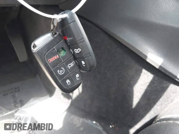 2015 Chrysler 300 S с VIN 2C3CCABG7FH766742, выставлен на аукционе IAAI как лот 40743775 с пробегом 113 583 миль миль и . История ставок и продаж доступна на DreamBid. Изображение 11.