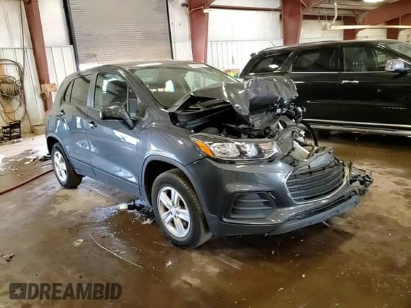 2020 Chevrolet Trax LS z VIN 3GNCJNSB8LL190361, wystawiony jako Copart lot #64988875 z przebiegiem 62 521 mil mil oraz Nie do naprawy • Non repairable. Historia ofert i sprzedaży dostępna na DreamBid. Obrazek 14.