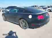 2017 Ford Mustang GT z VIN 1FA6P8CF6H5275932, wystawiony jako IAAI lot #42812292 z przebiegiem 62 411 mil mil oraz . Historia ofert i sprzedaży dostępna na DreamBid. Obrazek 3.