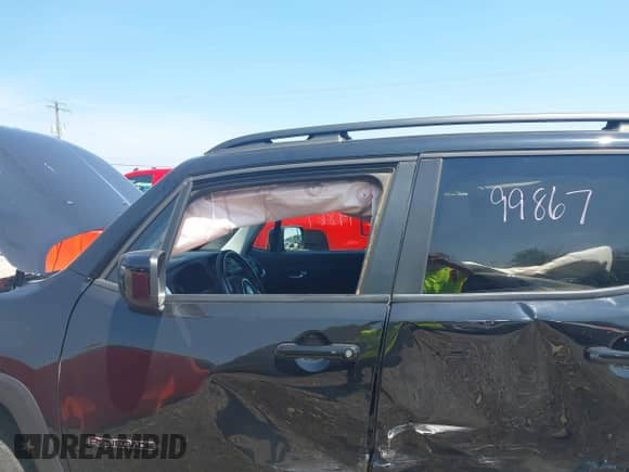 2018 Jeep Renegade Latitude with VIN ZACCJBBB6JPJ28109, listed as a IAAI auction lot 42799867 with Not provided miles and . Bid and sale history available at DreamBid. Image 17.