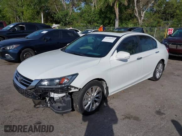 2013 Honda Accord с VIN JHMCR2F7XDC000593, выставлен на аукционе IAAI как лот 41236683 с пробегом 47 357 миль миль и . История ставок и продаж доступна на DreamBid. Изображение 18.