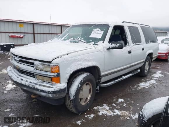 1996 Chevrolet Suburban с VIN 1GNFK16R3TJ339311, выставлен на аукционе IAAI как лот 41262690 с пробегом 200 605 миль миль и . История ставок и продаж доступна на DreamBid. Изображение 2.