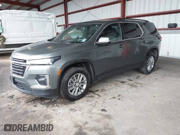 2022 Chevrolet Traverse LT Cloth z VIN 1GNEVGKW5NJ133220, wystawiony jako IAAI lot #42224191 z przebiegiem 97 309 mil mil oraz . Historia ofert i sprzedaży dostępna na DreamBid. Obrazek 17.