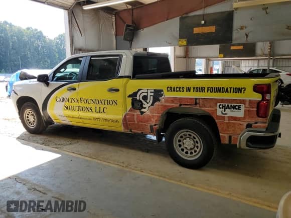 2021 Chevrolet Silverado 1500 Work Truck z VIN 3GCPWAEF0MG334207, wystawiony jako Copart lot #68634024 z przebiegiem 111 338 mil mil oraz Szkoda całkowita • Salvage title. Historia ofert i sprzedaży dostępna na DreamBid. Obrazek 2.