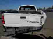 2019 Toyota Tundra SR с VIN 5TFUM5F10KX079800, выставлен на аукционе Copart как лот 81719915 с пробегом 94 928 миль миль и Списание • Salvage title. История ставок и продаж доступна на DreamBid. Изображение 6.