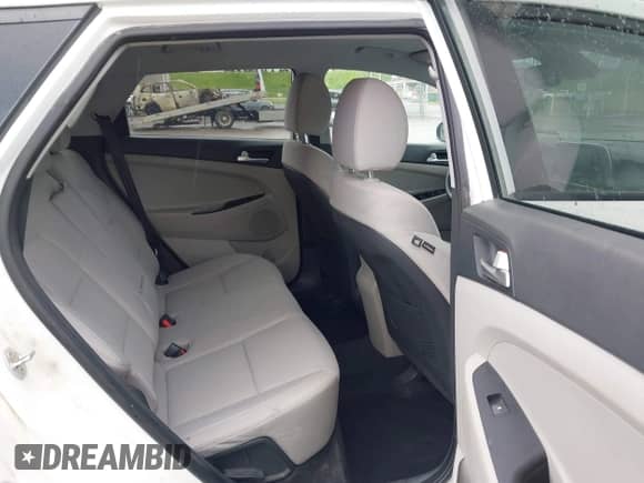 2021 Hyundai Tucson Value z VIN KM8J3CA41MU327869, wystawiony jako IAAI lot #42241877 z przebiegiem 122 285 mil mil oraz . Historia ofert i sprzedaży dostępna na DreamBid. Obrazek 8.