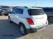 2016 Chevrolet Trax LT z VIN KL7CJLSB8GB608483, wystawiony jako IAAI lot #43492095 z przebiegiem 101 498 mil mil oraz . Historia ofert i sprzedaży dostępna na DreamBid. Obrazek 3.