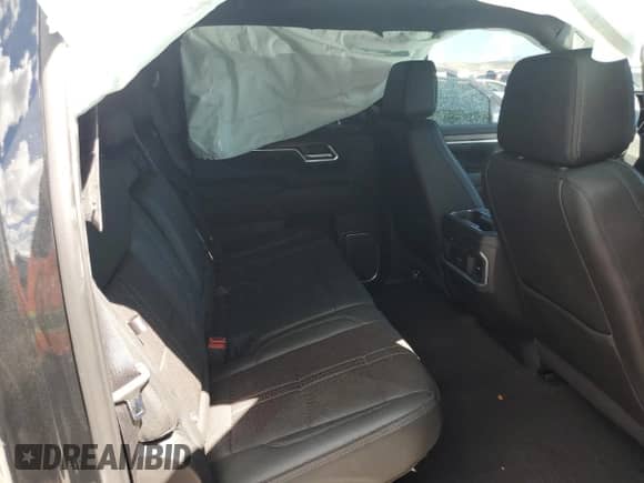 2022 Chevrolet Silverado 1500 High Country z VIN 3GCUDJEL5NG517814, wystawiony jako Copart lot #67949404 z przebiegiem 25 770 mil mil oraz Szkoda całkowita • Salvage title. Historia ofert i sprzedaży dostępna na DreamBid. Obrazek 10.