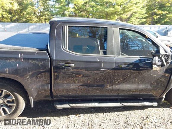 2023 Chevrolet Silverado 1500 LT z VIN 1GCPDDEK9PZ238990, wystawiony jako IAAI lot #43445604 z przebiegiem 44 284 mil mil oraz . Historia ofert i sprzedaży dostępna na DreamBid. Obrazek 13.