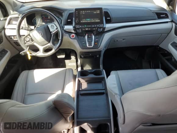 2019 Honda Odyssey EX-L with VIN 5FNRL6H73KB089439, listed as a Copart auction lot 84257055 with 106,664 mi miles and Salvage title. Bid and sale history available at DreamBid. Image 8.