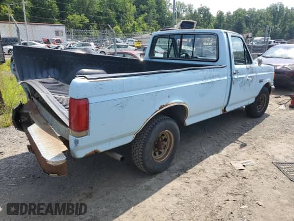 1987 Ford F-150 z VIN 1FTDF15Y7HNA42183, wystawiony jako Copart lot #65921815 z przebiegiem 42 447 mil mil oraz Szkoda całkowita • Salvage title. Historia ofert i sprzedaży dostępna na DreamBid. Obrazek 3.