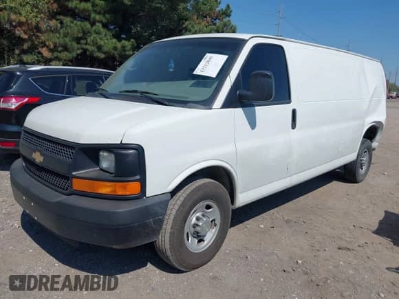 2013 Chevrolet Express Cargo z VIN 1GCWGGBA6D1164616, wystawiony jako IAAI lot #43212841 z przebiegiem 298 070 mil mil oraz . Historia ofert i sprzedaży dostępna na DreamBid. Obrazek 2.