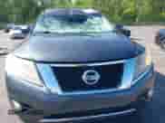 2013 Nissan Pathfinder SV z VIN 5N1AR2MN9DC605176, wystawiony jako IAAI lot #41973505 z przebiegiem 240 539 mil mil oraz . Historia ofert i sprzedaży dostępna na DreamBid. Obrazek 12.