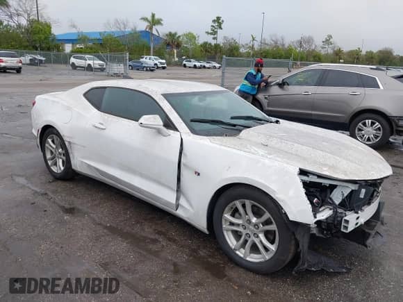 2021 Chevrolet Camaro 1LT с VIN 1G1FB1RX4M0142120, выставлен на аукционе IAAI как лот 41394658 с пробегом 25 477 миль миль и . История ставок и продаж доступна на DreamBid. Изображение 1.