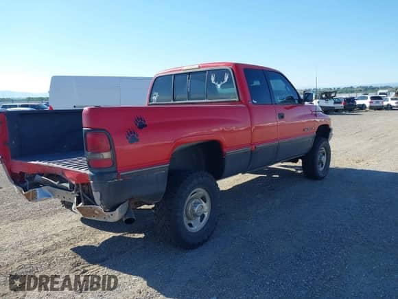 1997 Dodge 2500 with VIN 3B7KF23Z3VG836630, listed as a IAAI auction lot 39773313 with 155,129 mi miles and . Bid and sale history available at DreamBid. Image 4.