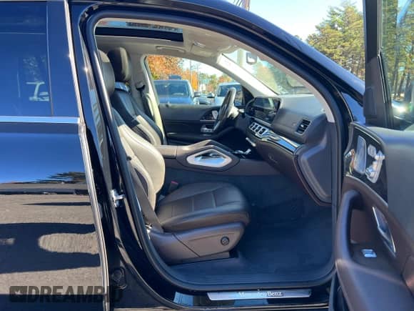 2020 Mercedes-Benz GLS 450 z VIN 4JGFF5KEXLA273441, wystawiony jako Copart lot #87126675 z przebiegiem 112 625 mil mil oraz Czysty tytuł • Clean title. Historia ofert i sprzedaży dostępna na DreamBid. Obrazek 5.