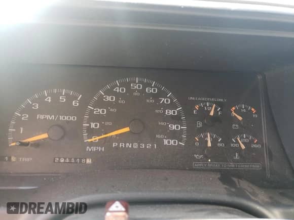 1999 Chevrolet Suburban с VIN 3GNFK16R6XG180176, выставлен на аукционе Copart как лот 86064714 с пробегом 291 118 миль миль и Списание • Salvage title. История ставок и продаж доступна на DreamBid. Изображение 9.
