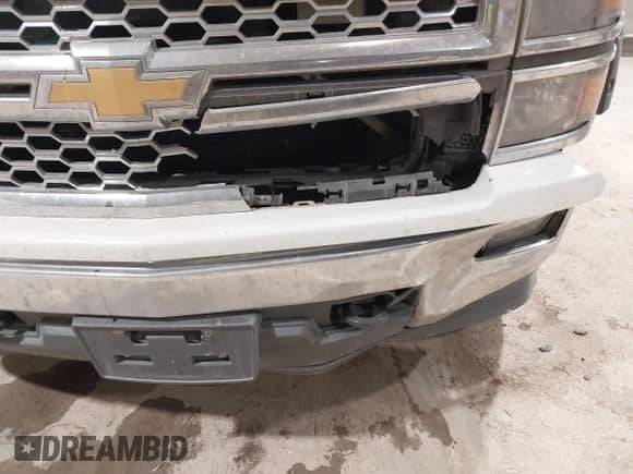 2014 Chevrolet Silverado 1500 LT with VIN 1GCUKREC4EF193227, listed as a IAAI auction lot 41323597 with 189,886 mi miles and . Bid and sale history available at DreamBid. Image 6.