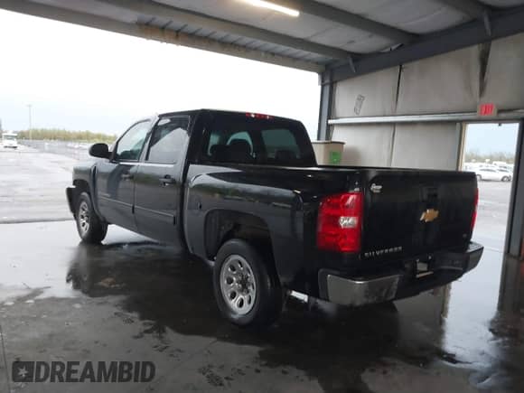 2013 Chevrolet Silverado 1500 LS z VIN 3GCPCREA6DG172384, wystawiony jako IAAI lot #41864124 z przebiegiem 249 337 mil mil oraz . Historia ofert i sprzedaży dostępna na DreamBid. Obrazek 3.