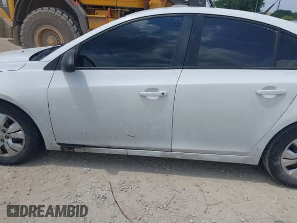 2013 Chevrolet Cruze LS с VIN 1G1PA5SH2D7303184, выставлен на аукционе IAAI как лот 42589388 с пробегом 135 754 миль миль и . История ставок и продаж доступна на DreamBid. Изображение 14.