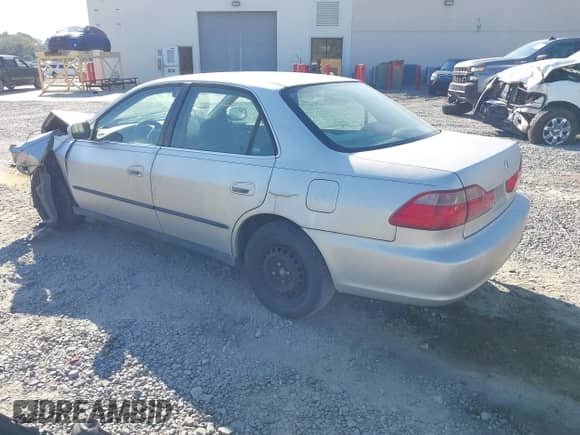1998 Honda Accord LX с VIN 1HGCG5641WA100919, выставлен на аукционе IAAI как лот 43468930 с пробегом 331 223 миль миль и . История ставок и продаж доступна на DreamBid. Изображение 3.