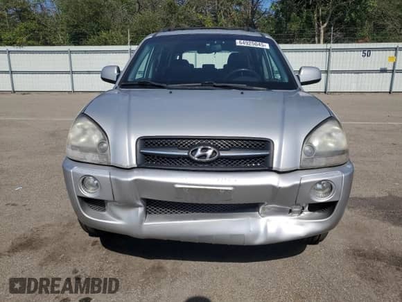 2008 Hyundai Tucson SE с VIN KM8JN72D28U855751, выставлен на аукционе Copart как лот 64925045 с пробегом 196 734 миль миль и Списание • Salvage title. История ставок и продаж доступна на DreamBid. Изображение 5.