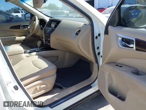 2015 Nissan Pathfinder SL z VIN 5N1AR2MN1FC608088, wystawiony jako IAAI lot #42050710 z przebiegiem 102 532 mil mil oraz . Historia ofert i sprzedaży dostępna na DreamBid. Obrazek 5.