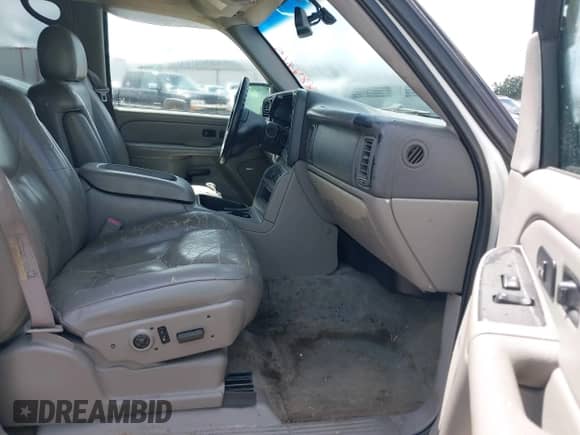 2004 Chevrolet Tahoe LT с VIN 1GNEC13ZX4R127036, выставлен на аукционе IAAI как лот 42484115 с пробегом 290 351 миль миль и . История ставок и продаж доступна на DreamBid. Изображение 5.