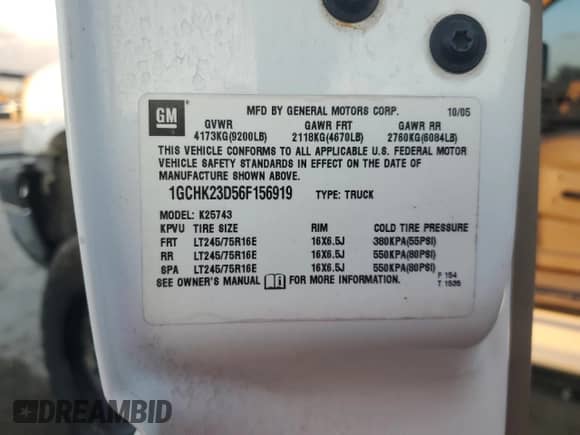 2006 Chevrolet Silverado 2500HD LT3 z VIN 1GCHK23D56F156919, wystawiony jako Copart lot #84831324 z przebiegiem Nie podano mil oraz Nie do naprawy • Non repairable. Historia ofert i sprzedaży dostępna na DreamBid. Obrazek 12.